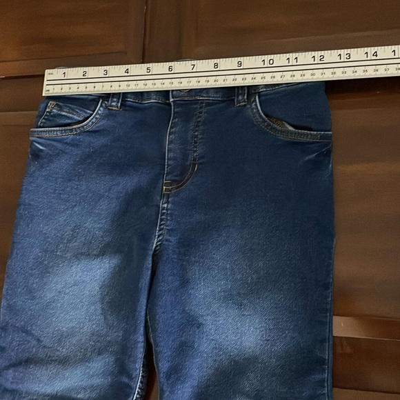 Girls size 8 Carter’s skinny blue jeans with adjustable waistband - Picture 7 of 10